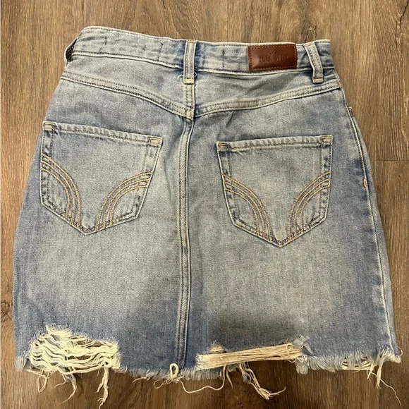 Hollister Ultra High Waisted Denim Skirt W24 - Picture 3 of 3